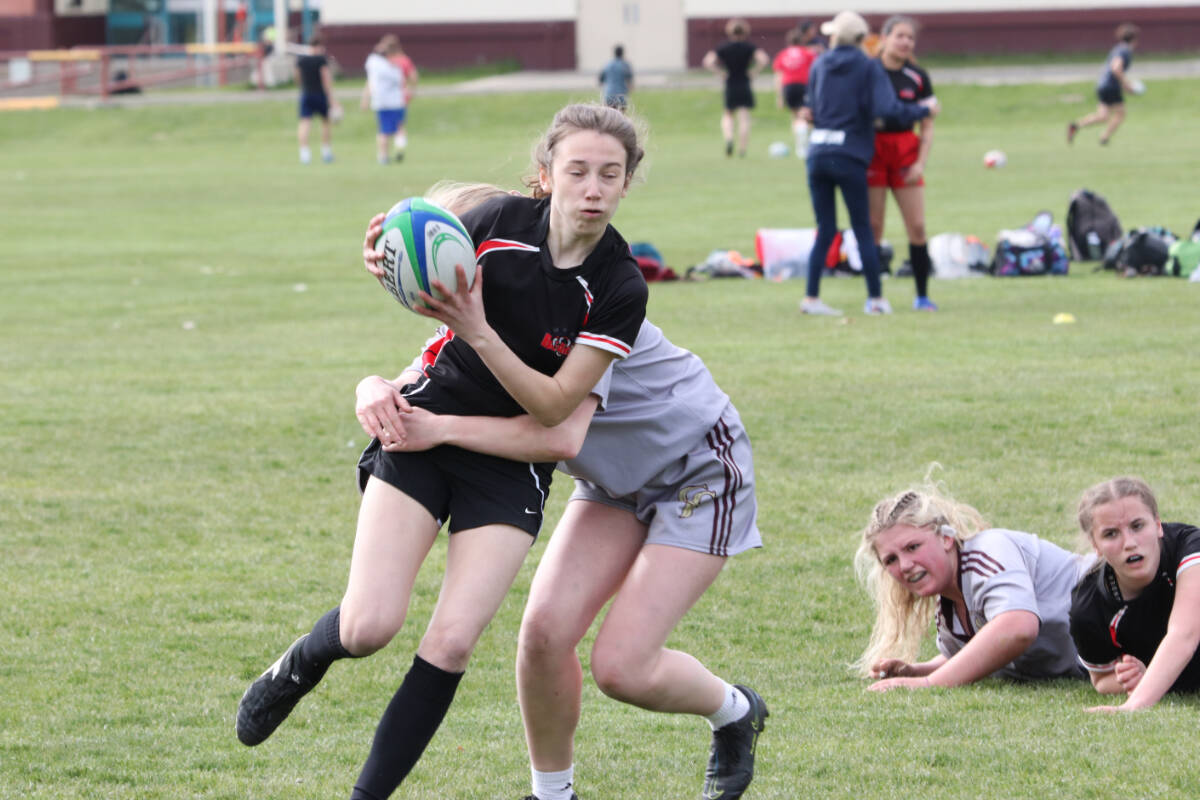 28900869_web1_220428-VMS-rugby-sr-girls-RUGBY_2