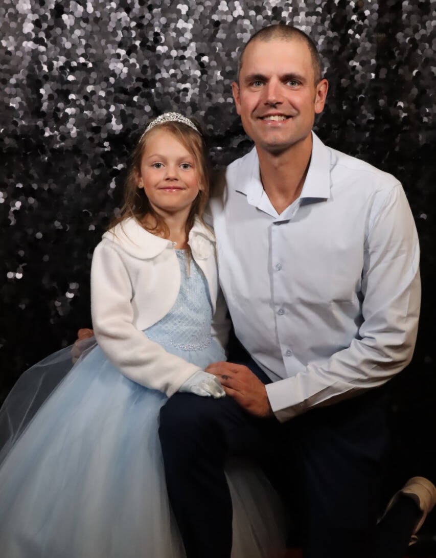 30882058_web1_221103-VMS-father-daughter-ball-1_2