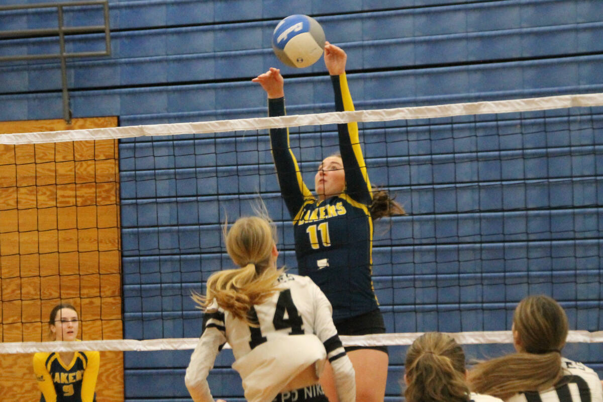 31379569_web1_221110-VMS-volleyball-senior-girls-VOLLEYBALL_4