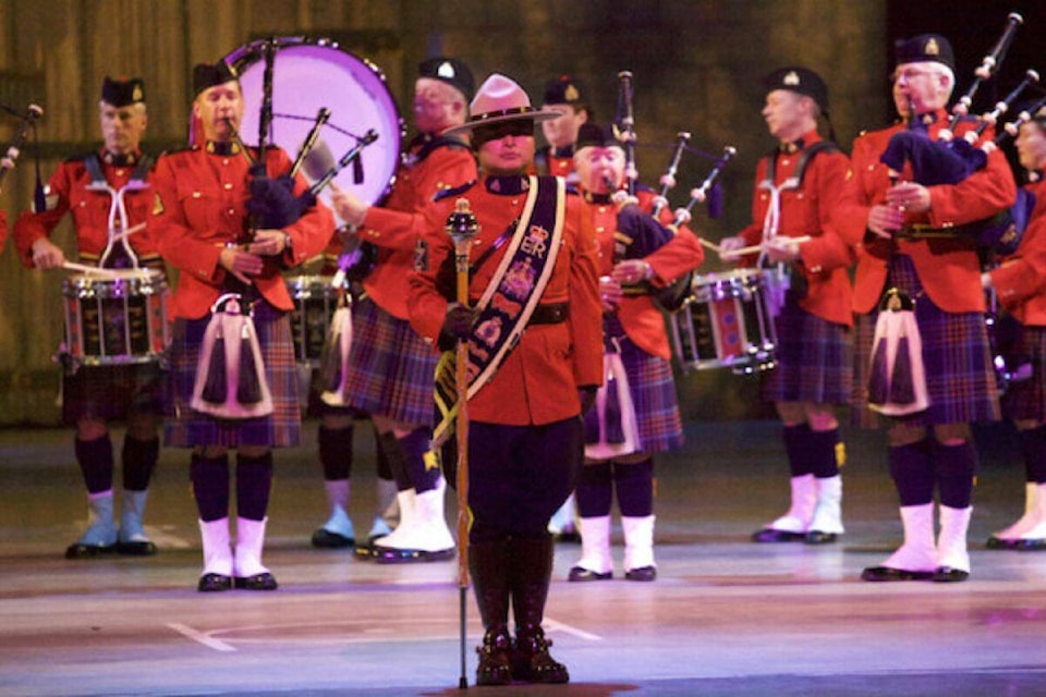 31924539_web1_230223-VMS-OK-MilitaryTattoo-_1