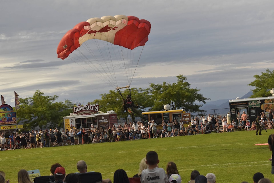 32120103_web1_220810-PWN-SkyHawksPeachfest-SkyHawksPeachfest6_1