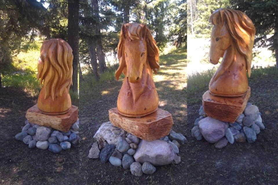 32359094_web1_230413-GOS-Statue_1