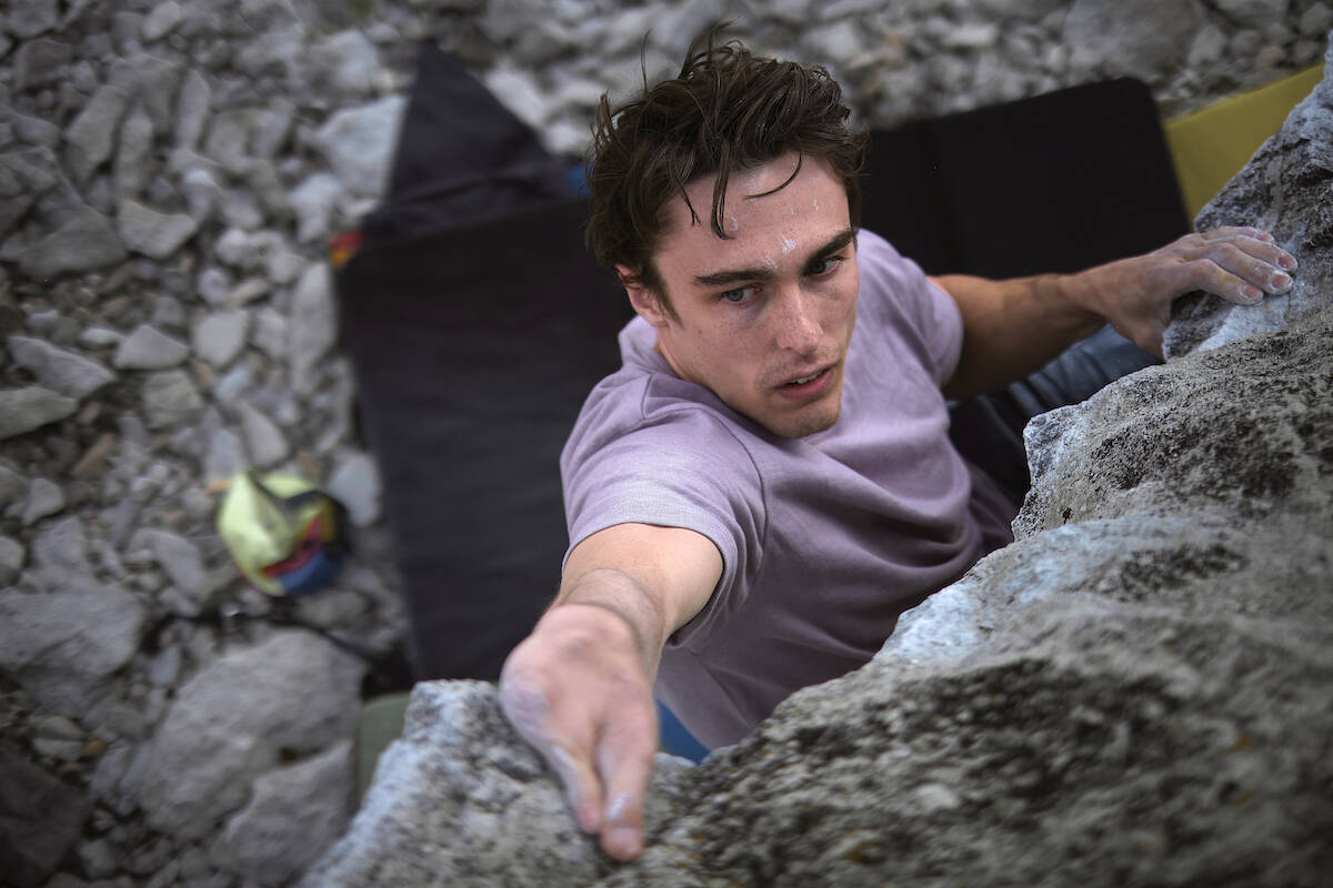 32362666_web1_230413-KCN-climber-pics_6