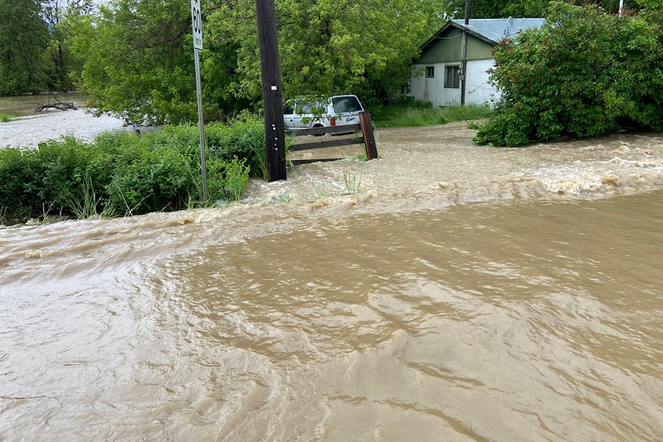 32375938_web1_220616-VMS-floods-whitevalePUSH-lumby_1