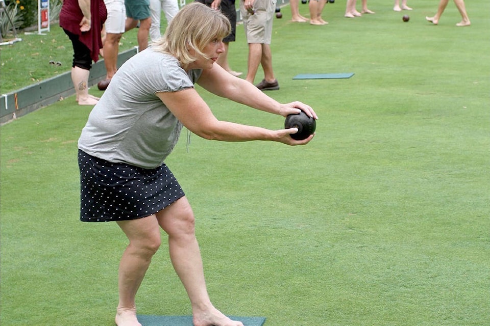 32415083_web1_16505151_web1_170919-VMS-M-lawn-bowling-for-web