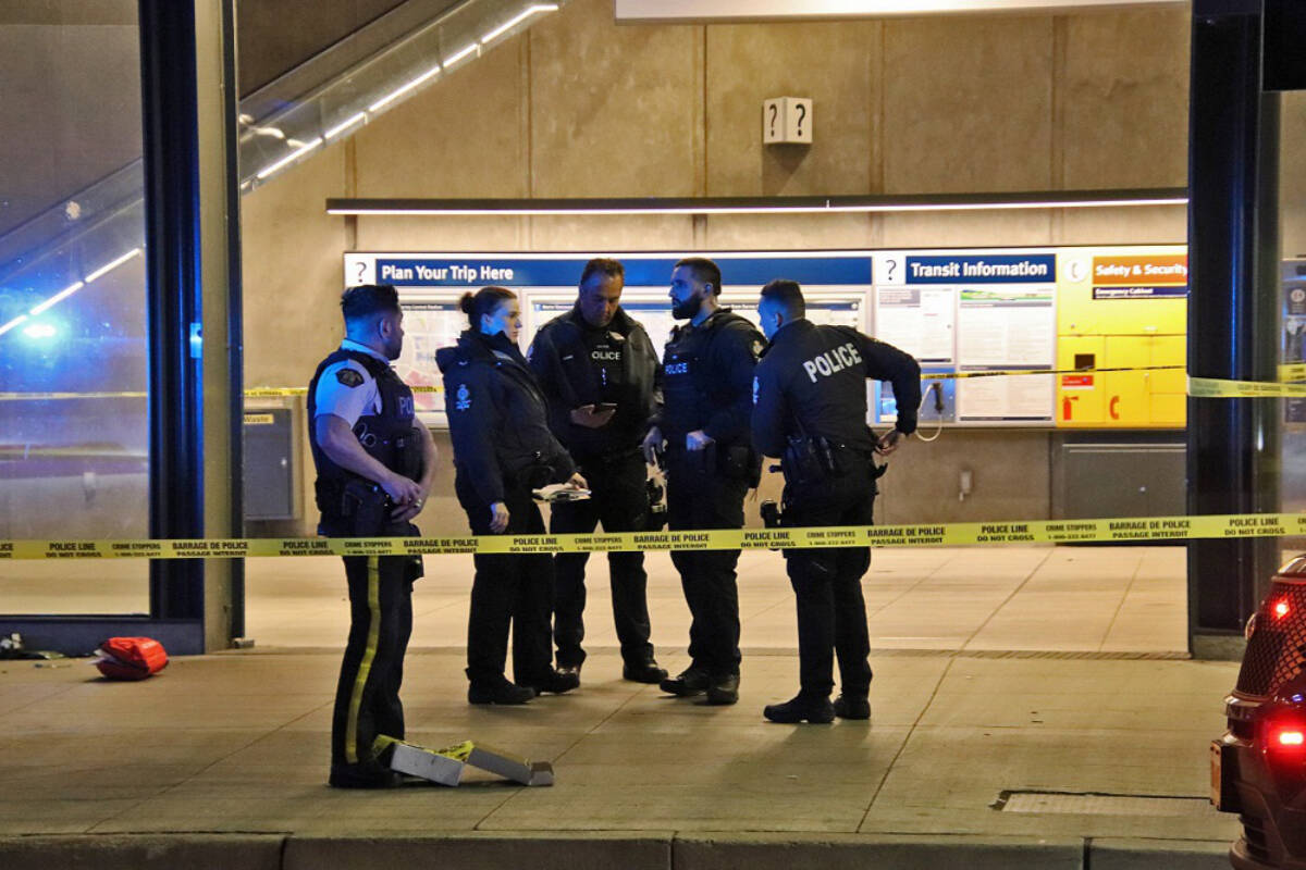 32434336_web1_230415-BPD-Surrey-skytrain-stabbing_2