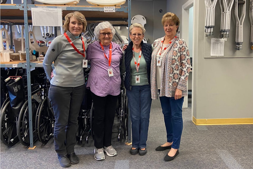 32492938_web1_230419-PWN-RedCrossVolunteers_1