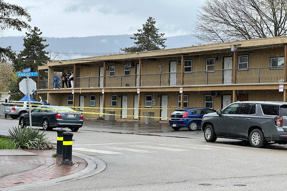 32515248_web1_230427-KCN-rcmpabbottPUSH_1