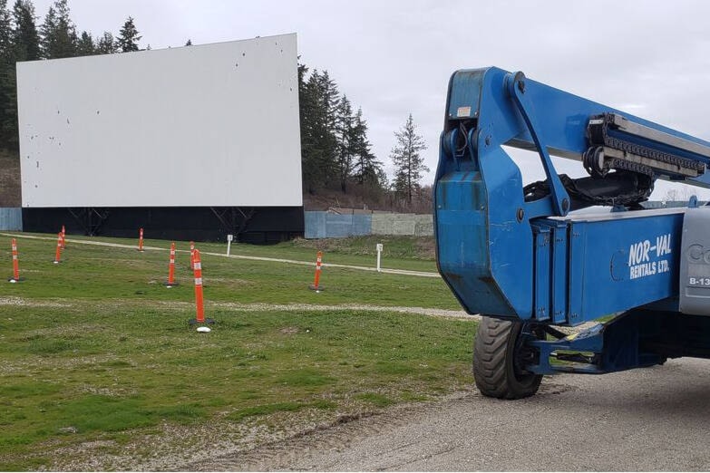 32543031_web1_230427-VMS-Starlight-drive-in-1_1