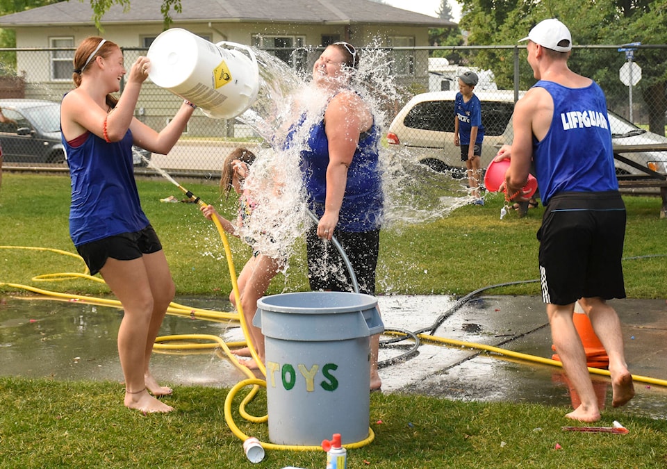 32556093_web1_170808-VMS-BT-water-4
