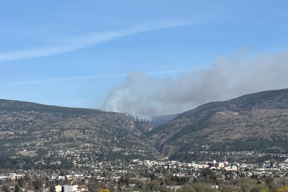 32560721_web1_230427-PWN-Smoke_1