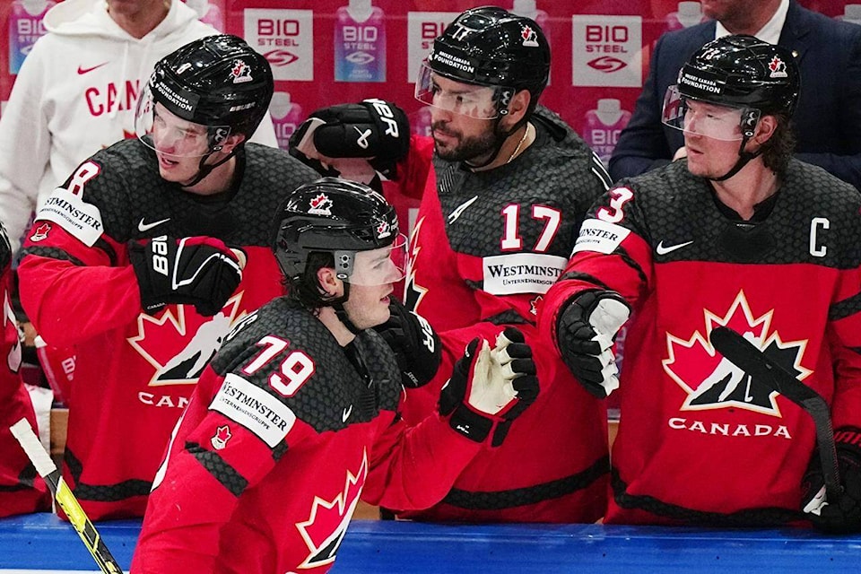 Canada beats host Finland 4 1 to reach semifinals at world hockey