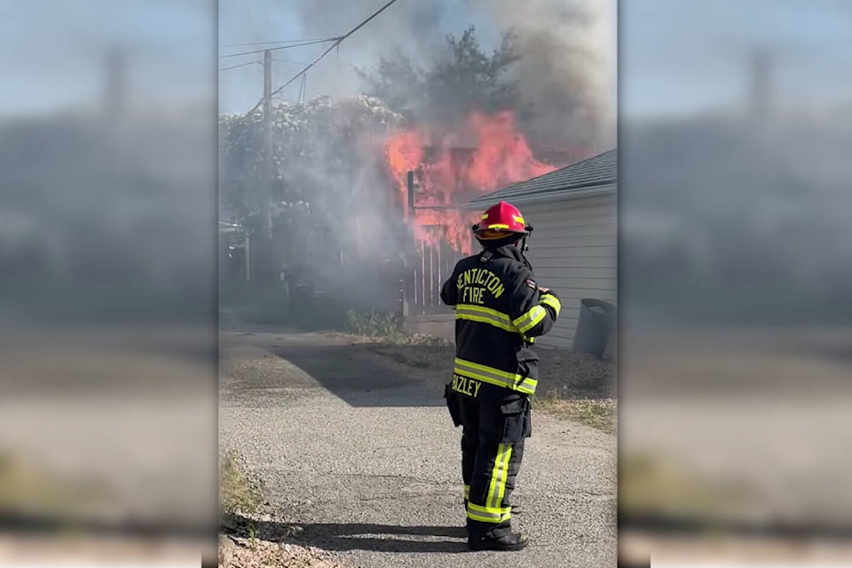 32911654_web1_230607-PWN-StructureFire_1