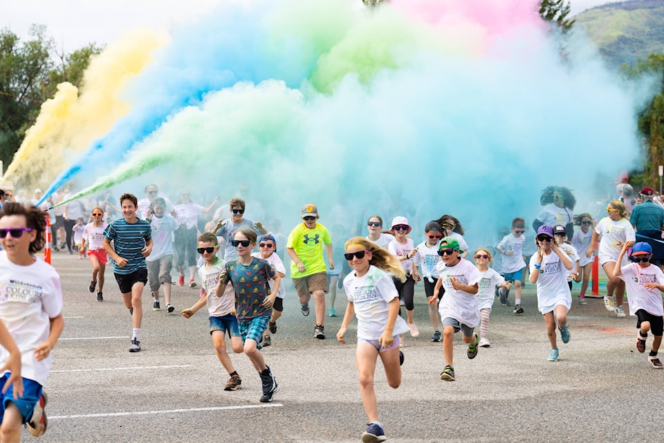 33003071_web1_230614-PWN-ColourRun_1