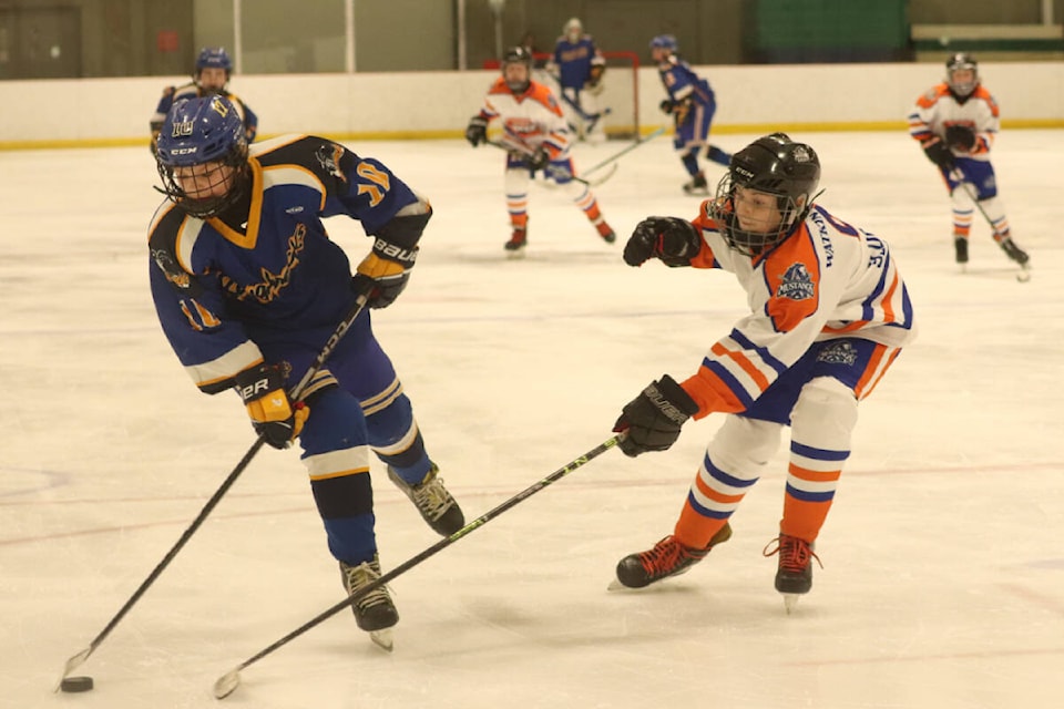 33016183_web1_230216-VMS-peewee-saturday-MUSTANGS_3