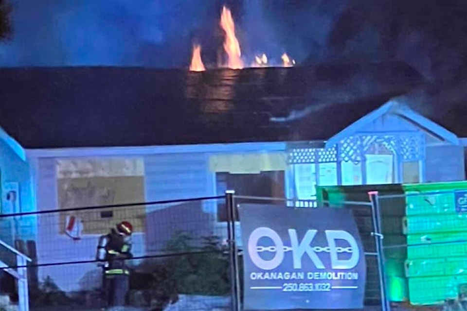 33041771_web1_230622-KCN-fire_1