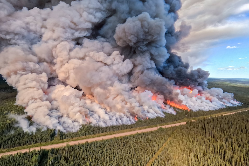 33057512_web1_230619-CPW-biggest-BC-wildfire-ever-Donnie_1