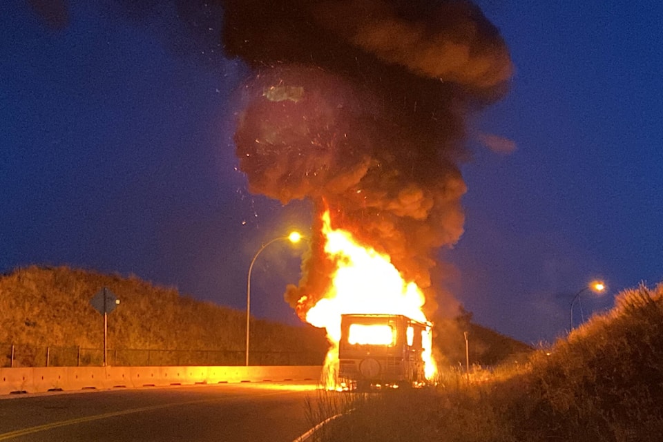 33187202_web1_230706-VMS-fire-1_1