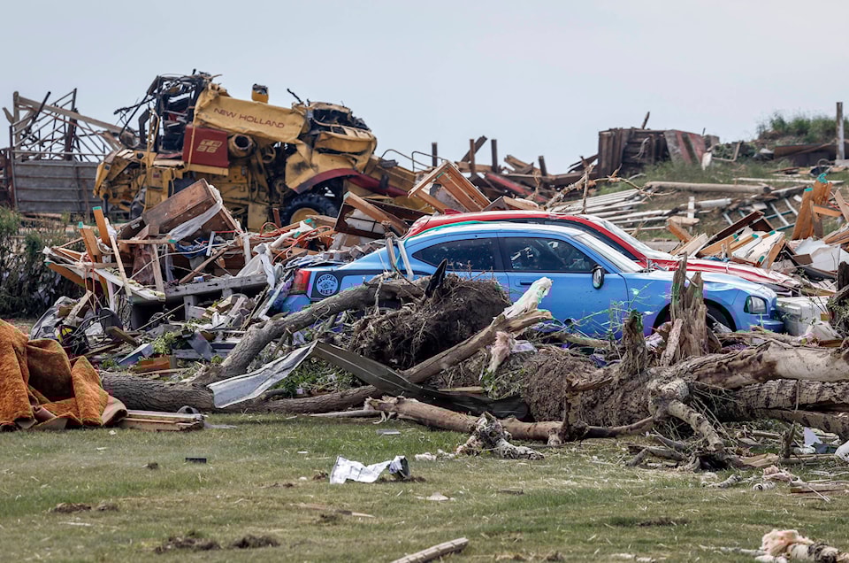 33211946_web1_230704-CPW-Alberta-twister-wreckage_1