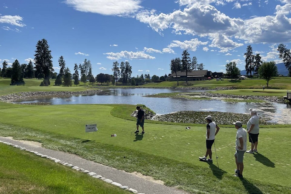 33232543_web1_230713-KCN-ymca-golf-tourney_1
