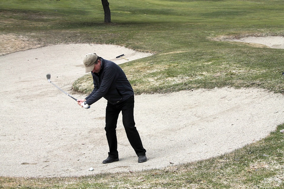 33298042_web1_180404-VCMS-Spall-golf1