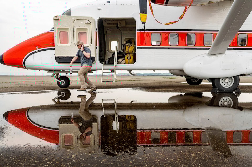 33349154_web1_230719-CPW-More-military-wildfires-plane_1