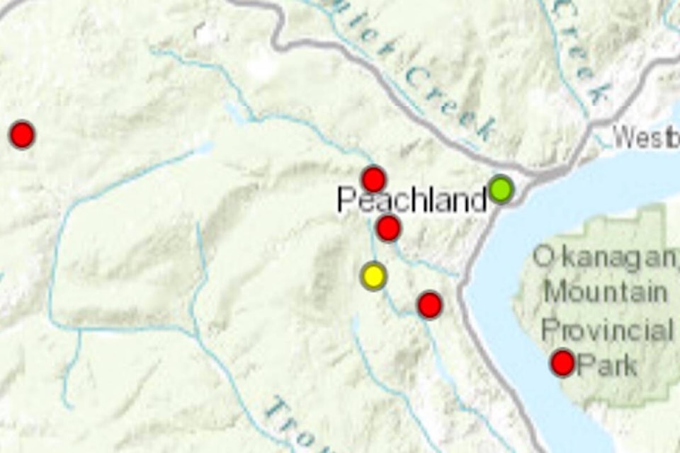 33381798_web1_230727-KCN-wildfires-peachland_1