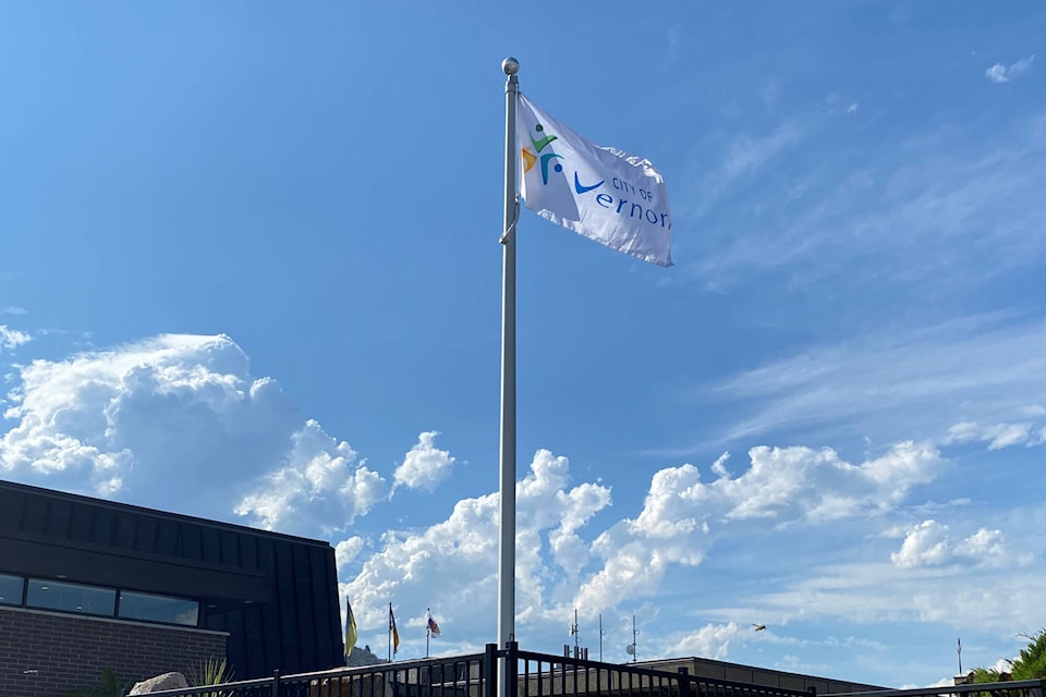 33443406_web1_230803-VMS-flagpole-1_1