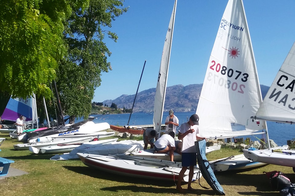 33473426_web1_230810-SUM-Naramata-Mug-Regatta-SUMMERLAND_1