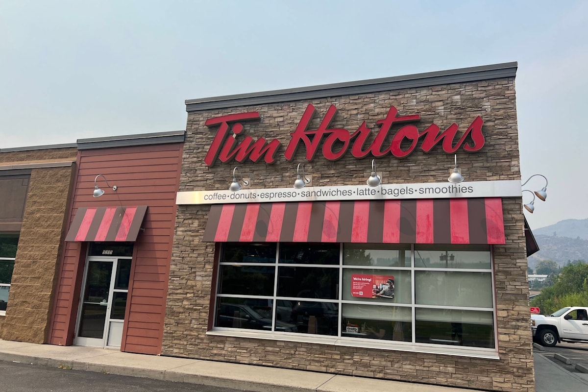 Tim Hortons - Public Area (Arrival)