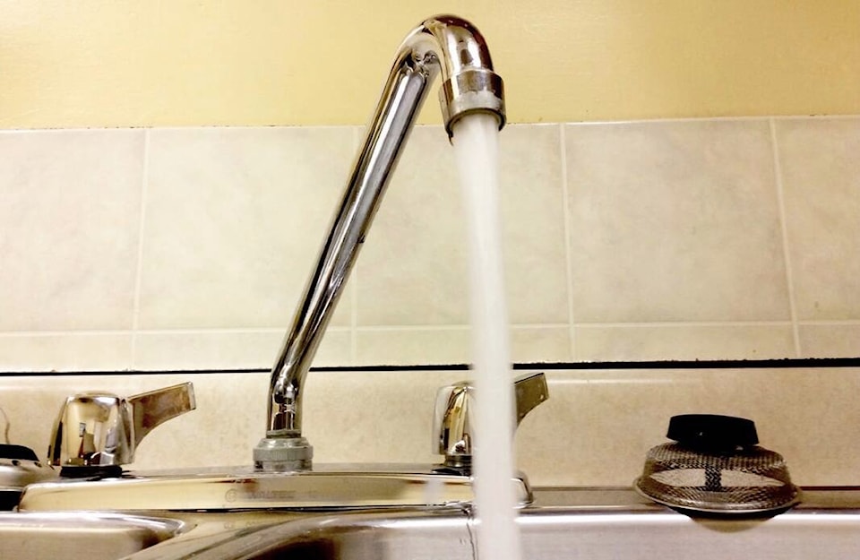 33553002_web1_181226-HTO-tap-water