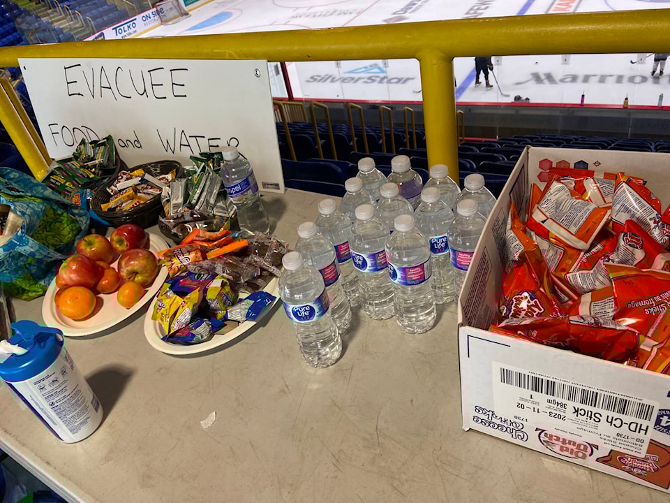 33654220_web1_230824-VMS-evacuees-ESS_2