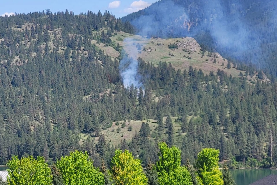 33747827_web1_230518-VMS-kal-fire-smoke_1