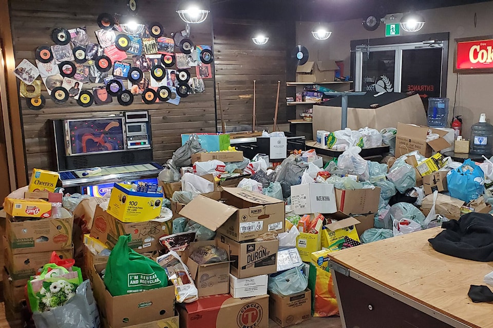 33910887_web1_201015-VMS-LUMBY-food-drive-Lumby-food-drive_2