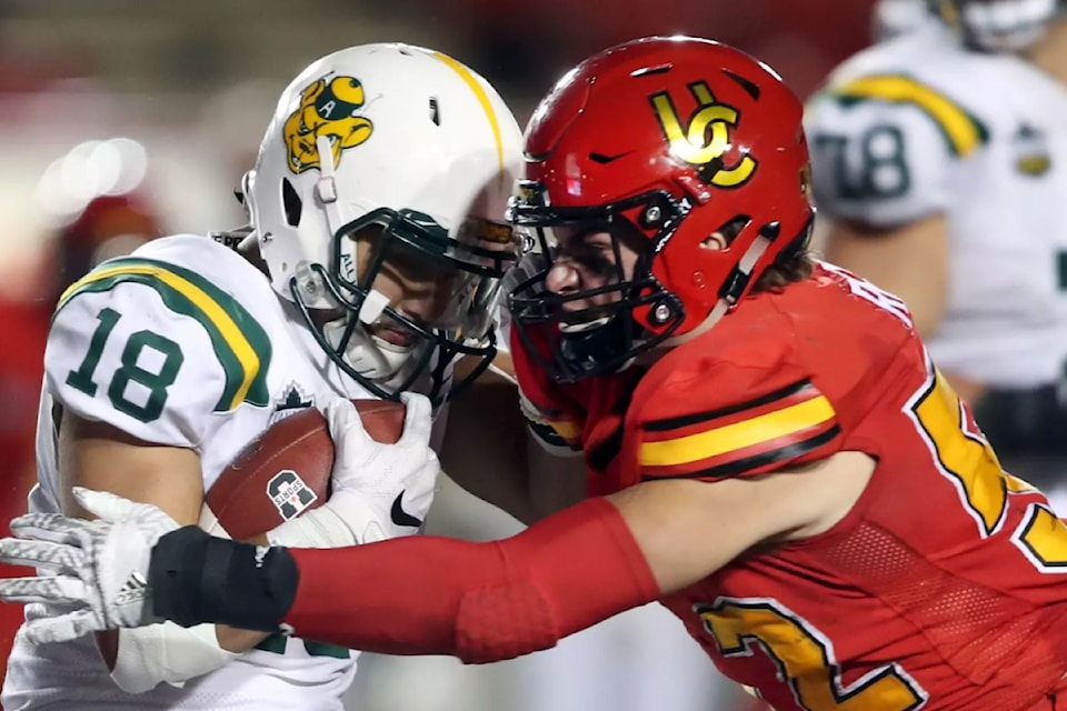 University of Calgary Dinos defensive end Liam Reid (right), a Vernon Panthers alumnus, has been named the U-Sports' Canada West Conference all-star team, along with teammate Nate Beauchemin of .