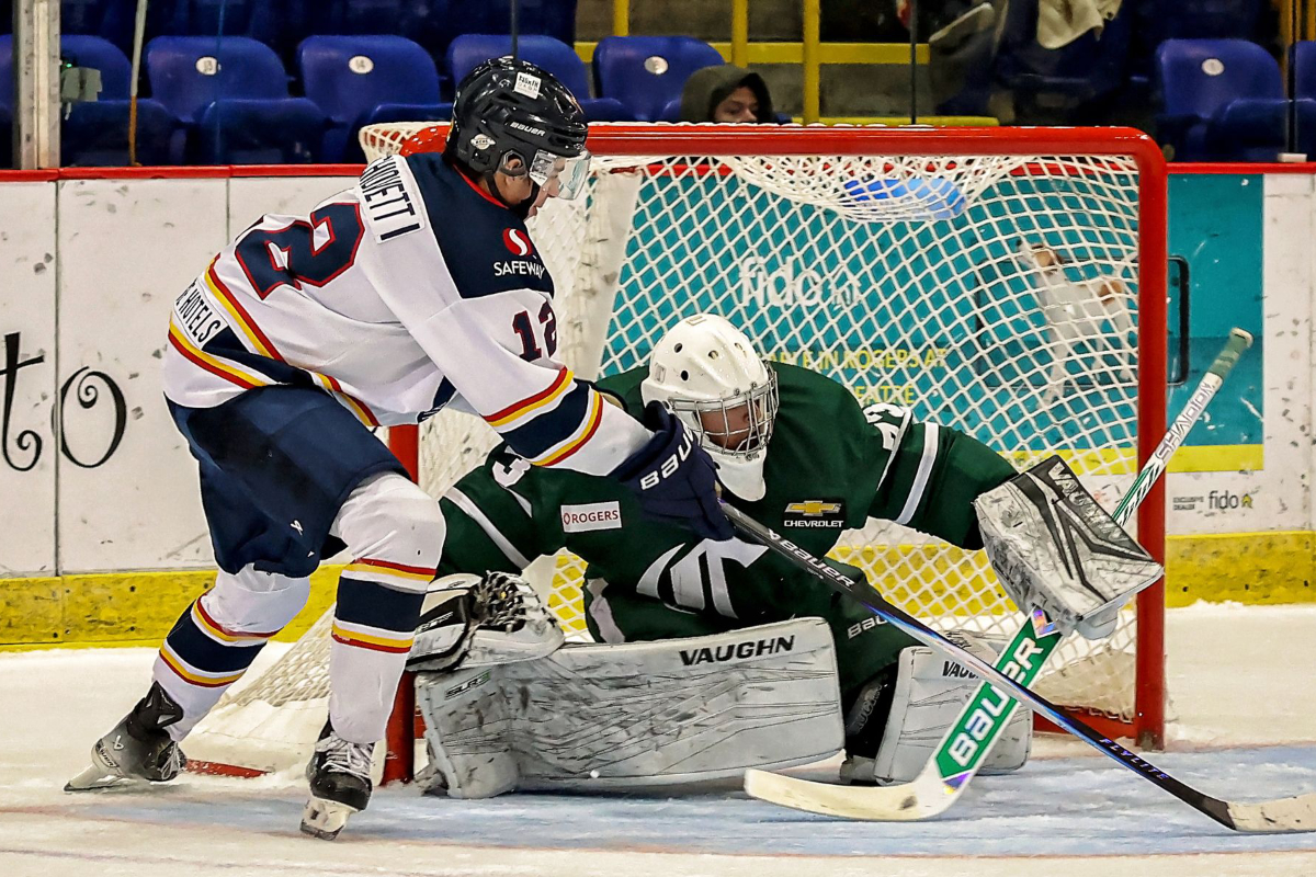 Crusaders complete BCHL sweep of Vernon Vipers