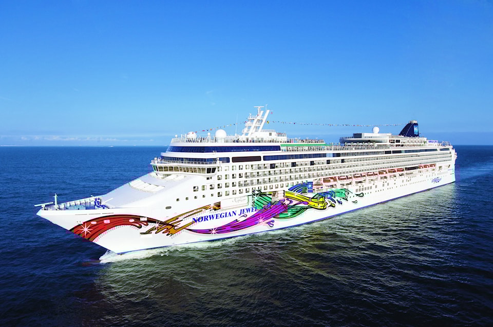 ncl-norwegian-jewel-exterior