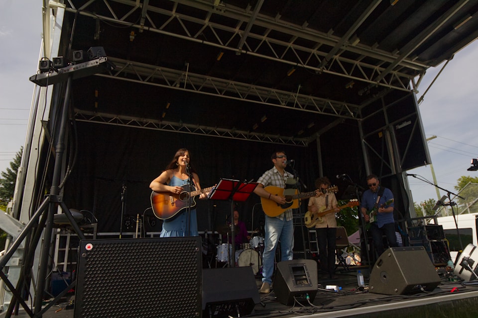 Canadian Beauty performs the works of Bob Dylan at the inaugural Victoria Folk Festival.