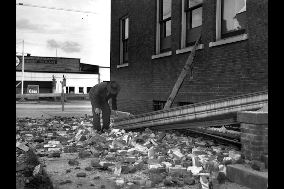 In 1946, Courtenay experienced a 7.3 magnitude earthquake. 
