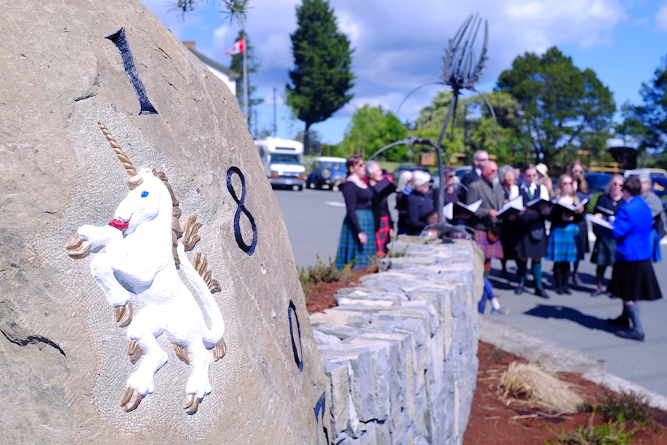 The sign begins with a colossal sandstone boulder, carved by Duncan artist Andrew Swinley, featuring the centre’s address and a unicorn – Scotland’s national animal. 