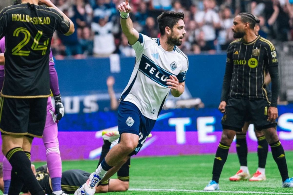 Vancouver Whitecaps battle back to extend unbeaten run to 11