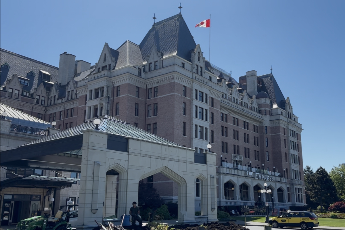 Victoria endorses Empress pitch for new rooftop patio on the Inner Harbour