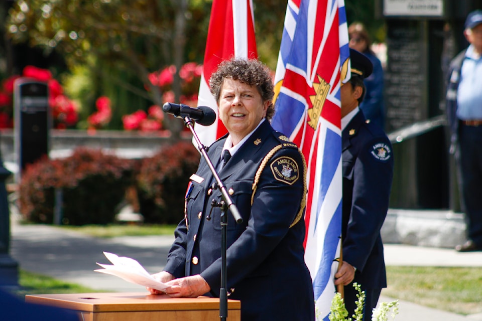 Chief ambulance officer Leanne Heppell spoke to the crowd at the Fallen Paramedics Memorial.