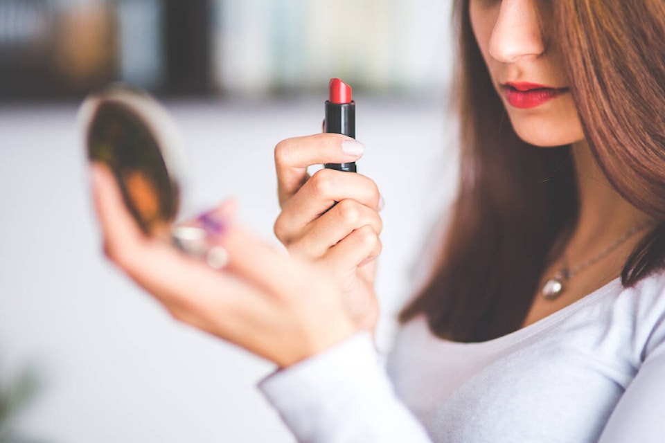 web1_230711-gng-sephora-lipstick_1