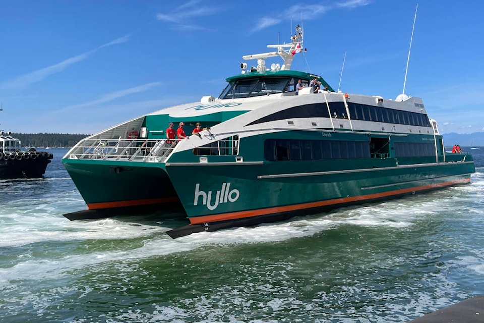 web1_230714-nbu-hullo-ferries-arrive--_1