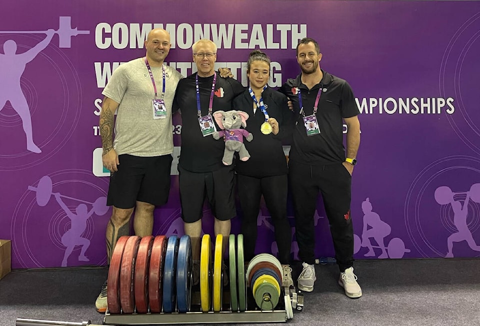 web1_230717-vne-weightliftinggold-kathrynlee_1
