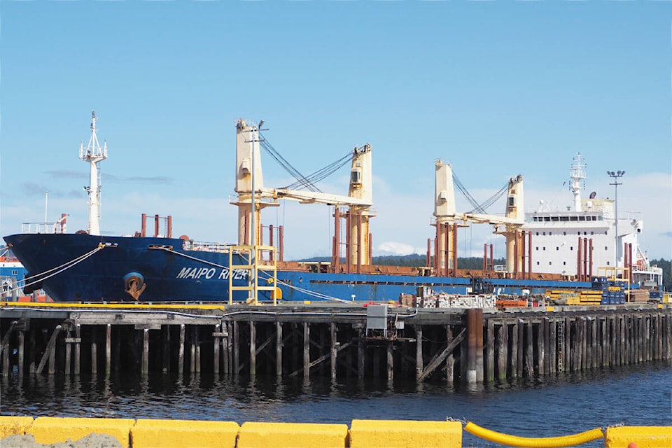 web1_230726-nbu-nanaimo-harbour-fuel-spill-_1