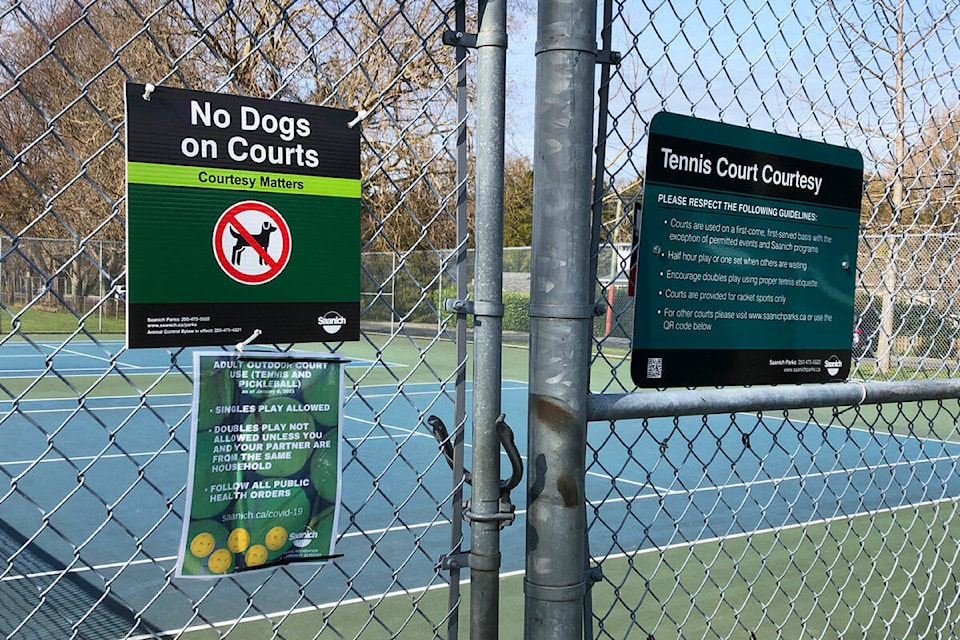 web1_210312-sne-dogsbannedfromtenniscourts-dogsbannedfromtenniscourtssaanich_7