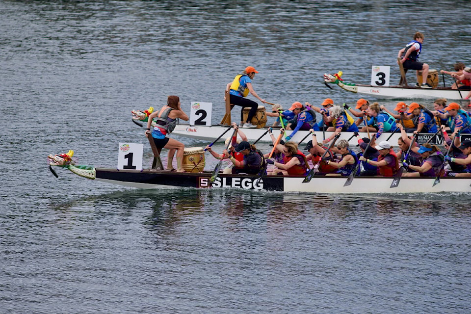 web1_220813-vne-vicdragonboat-fest-pics_10