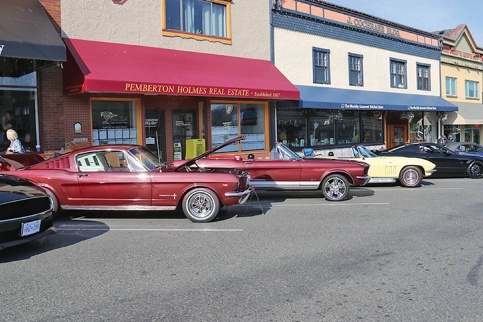 web1_230816-nbu-ladysmith-show-n-shine-1_1